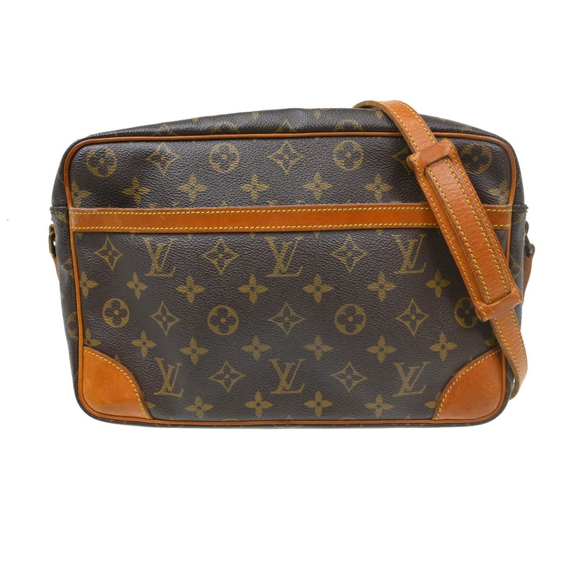 Louis Vuitton Trocadero 30 Monogram Crossbody Bag M51272: Louis Vuitton Trocadero 30 Monogram Crossbody Bag M51272 This vintage Louis Vuitton Trocadero 30 shoulder bag features the signature monogram canvas exterior with brown leather crossbody strap and tri