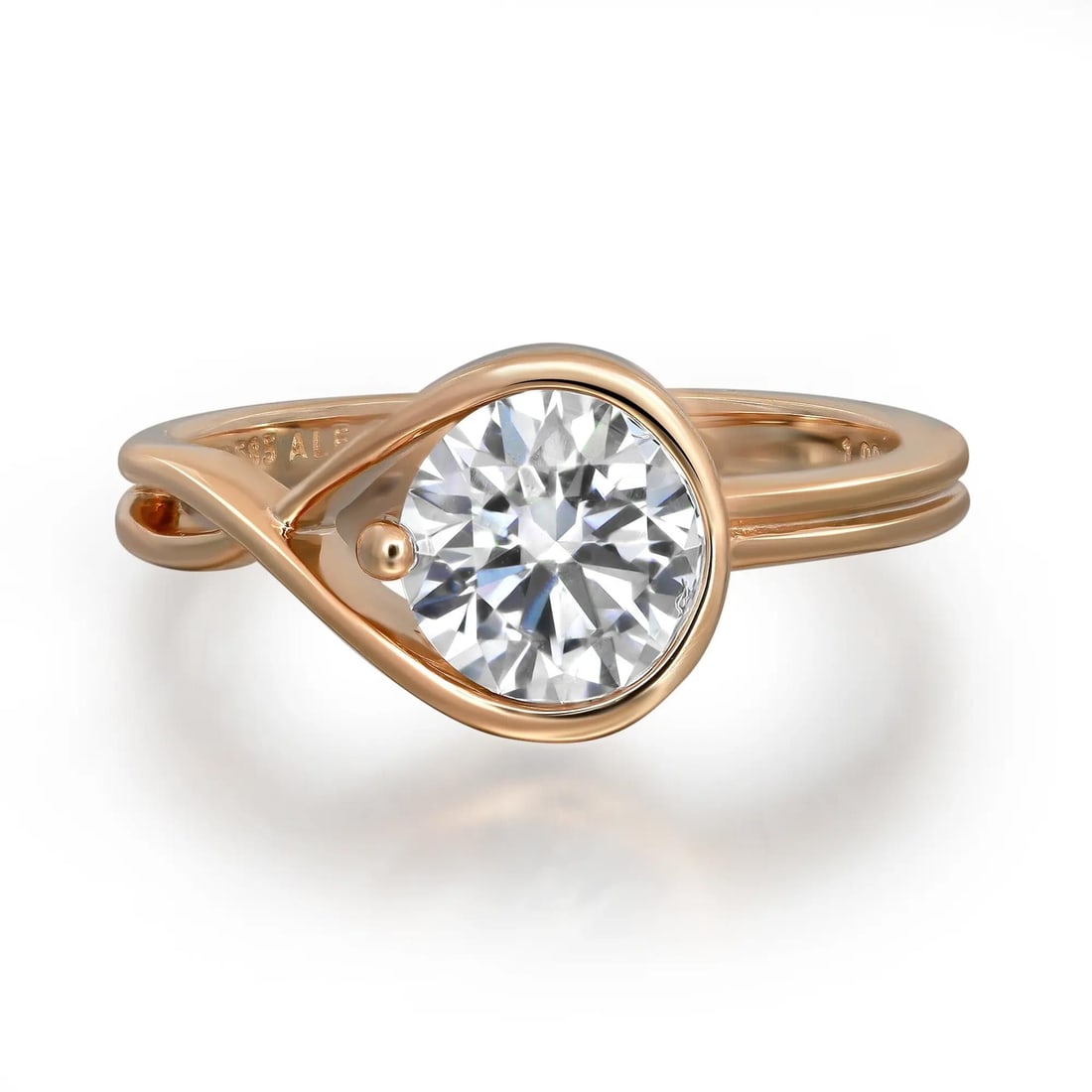Pandora 14K Yellow Gold Lab Grown Diamond Engagement Ring 1.00Ct Size 4.5: Pandora 14K Yellow Gold Lab Grown Diamond Engagement Ring 1.00Ct Size 4.5 Presenting a stunning engagement ring by Pandora, this exquisite piece showcases a shimmering round brilliant cut lab-grown di
