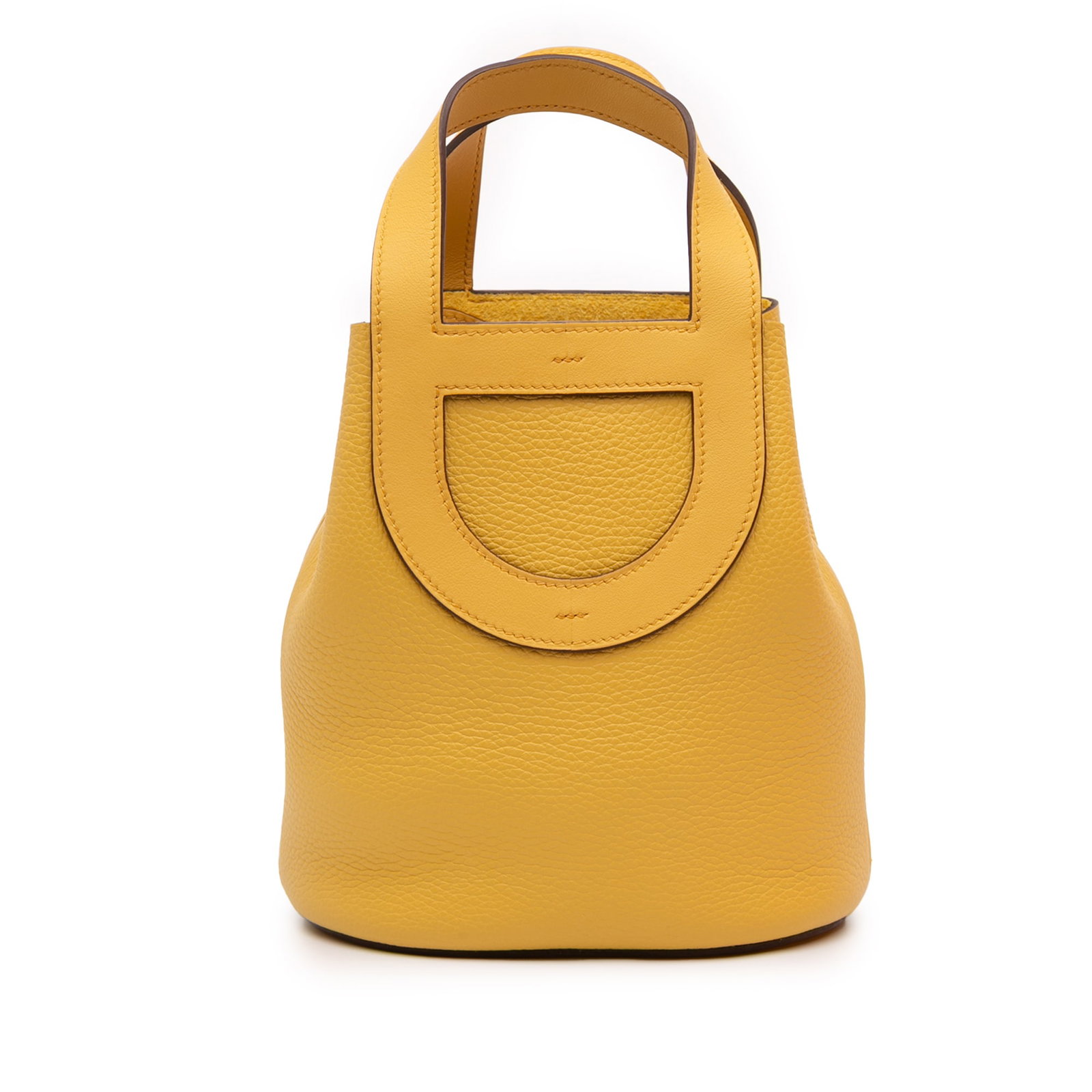 Hermes Clemence Swift In The Loop 18 Yellow Leather Handbag: Hermes Clemence Swift In The Loop 18 Yellow Leather Handbag This exquisite handbag from Hermes showcases a combination of Clemence and Swift leather in a vibrant Sun color. It features flat leather ha