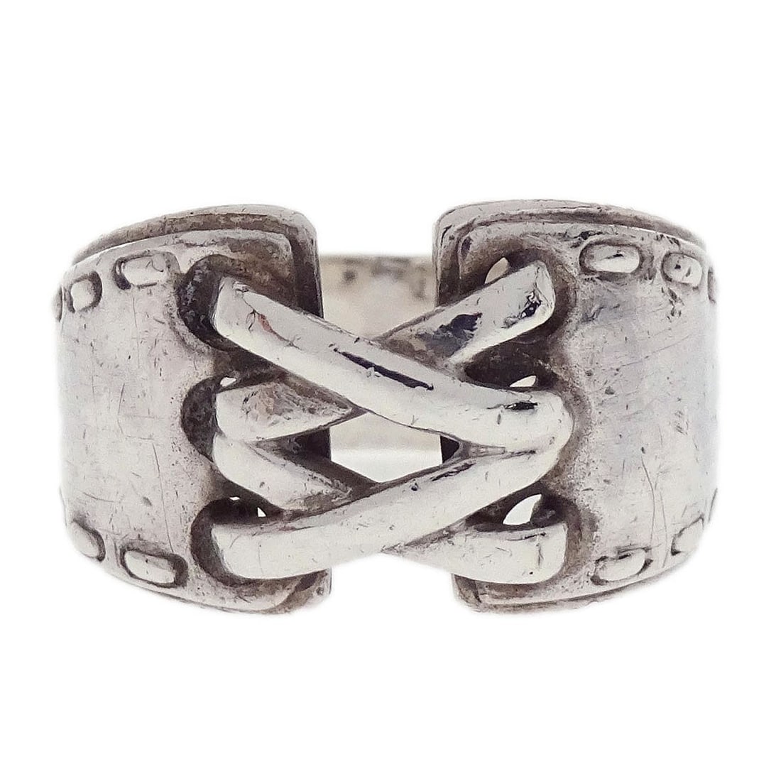 Hermes Silver SV925 Vintage Ring Size 52: Hermes Silver SV925 Vintage Ring Size 52 This vintage Hermes ring features a round design crafted from SV925 silver. The ring is unadorned, with no main stone, and is sized at 52. It presents a very g