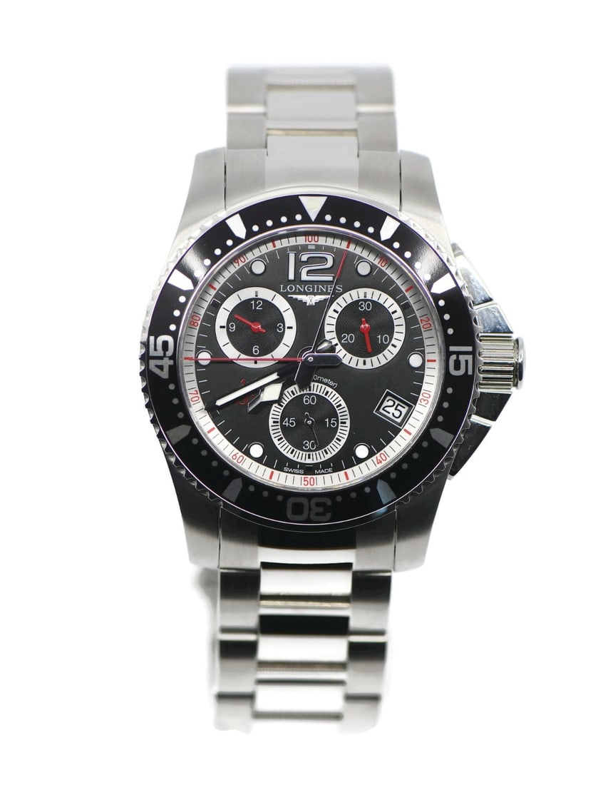 Longines Conquest Quartz Chronograph 41MM Stainless Steel Wristwatch: Longines Conquest Quartz Chronograph 41MM Stainless Steel Wristwatch This Longines Conquest Chronograph is a men's wristwatch featuring a stainless steel case and band with a polished finish. The watc