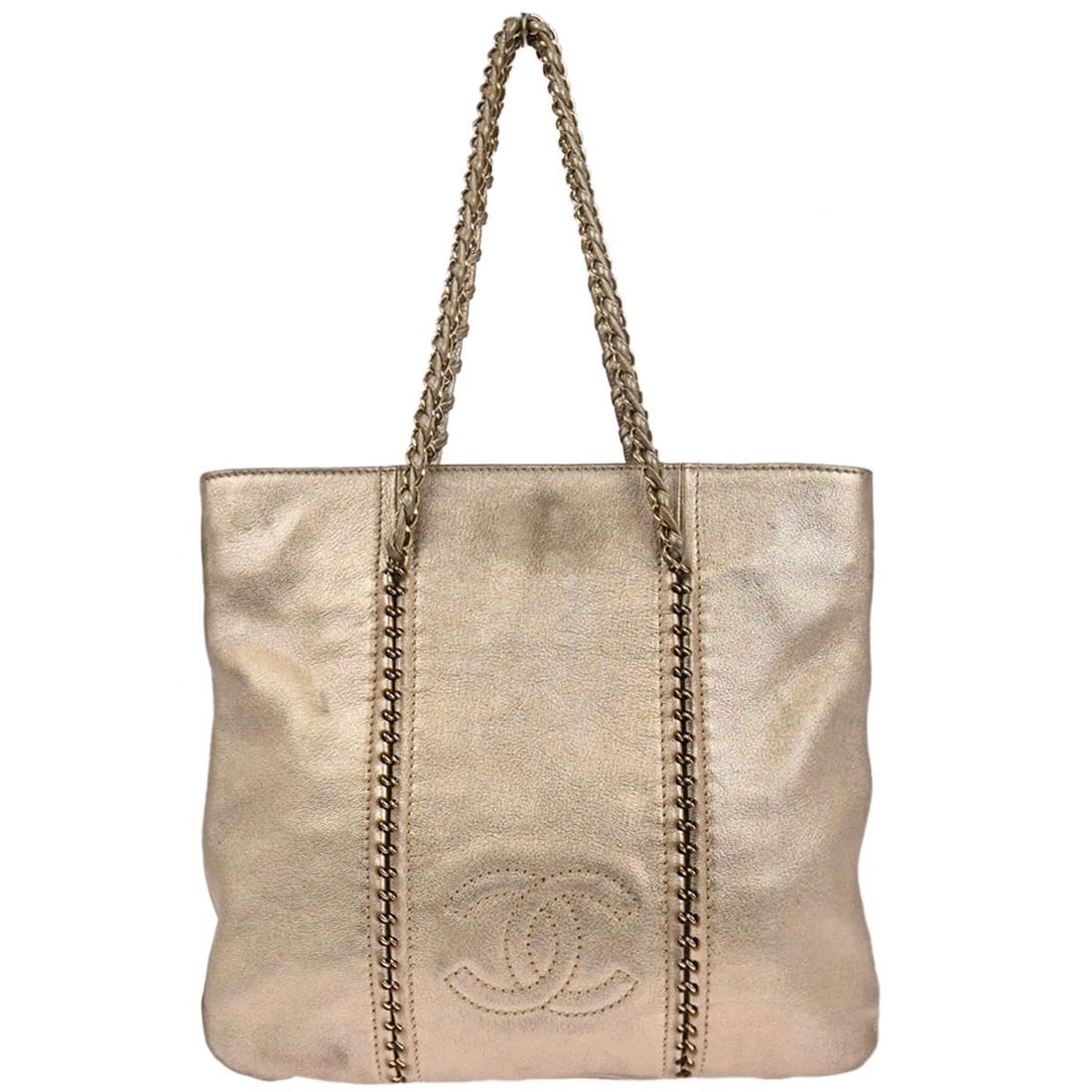 Chanel Luxe Ligne Gold Leather Tote Bag with Zipper: Chanel Luxe Ligne Gold Leather Tote Bag with Zipper This Chanel Luxe Ligne Zipped Tote is crafted from gold leather and designed for women. The tote features a zippered closure, with exterior and hand