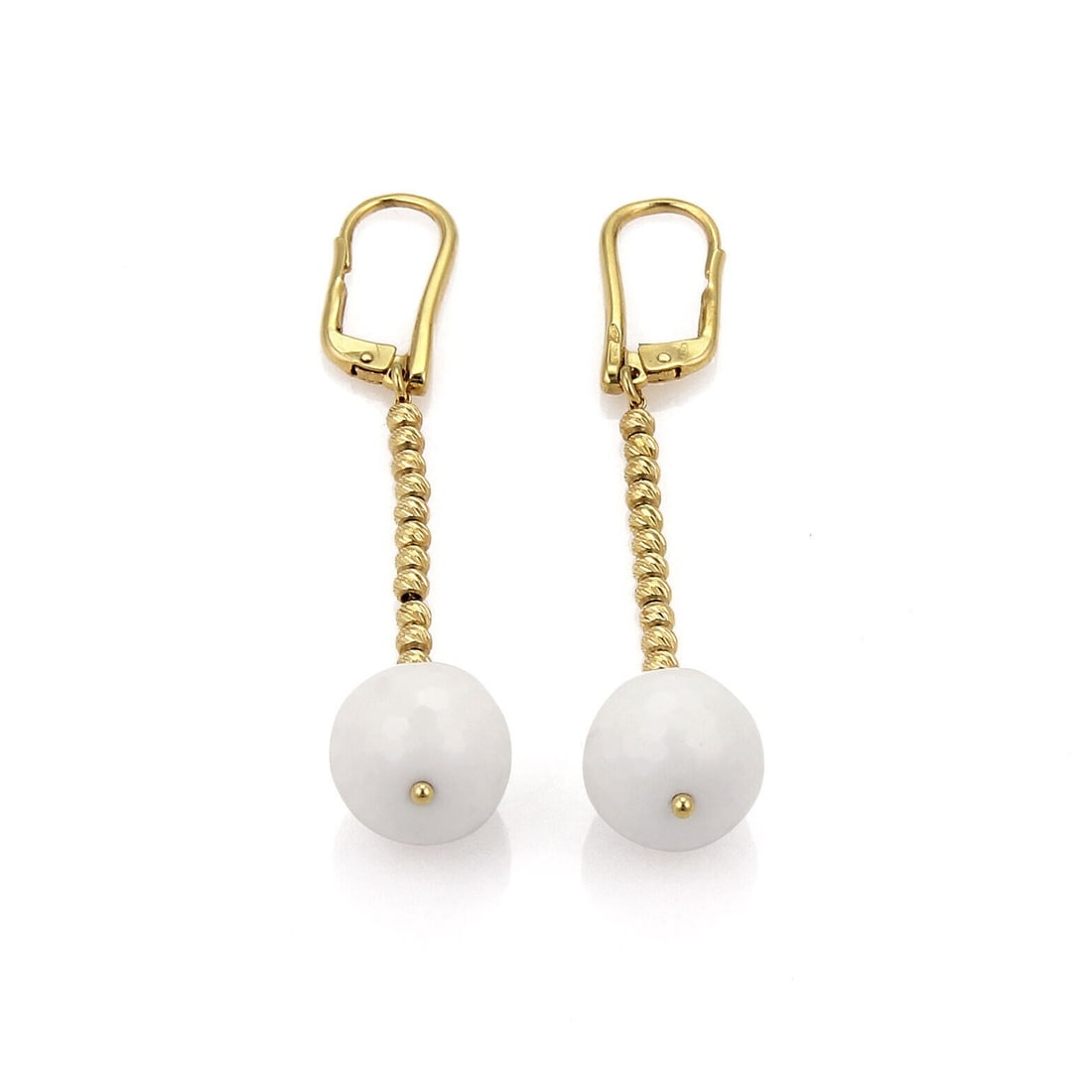 18k Yellow Gold White Agate Dangle Earrings Italy 2.5 inch: 18k Yellow Gold White Agate Dangle Earrings Italy 2.5 inch These vintage long dangle earrings are crafted in solid 18k yellow gold and feature elongated chains adorned with luminous faceted white agat