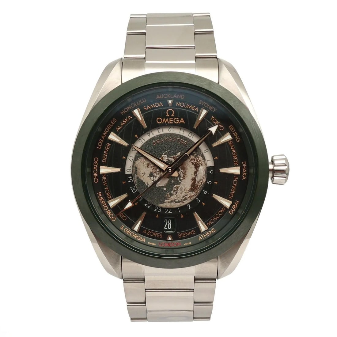 Omega Seamaster Aqua Terra 150M Green Dial Steel Bracelet 220.30.43.22.10.001: Omega Seamaster Aqua Terra 150M Green Dial Steel Bracelet 220.30.43.22.10.001 This Omega Seamaster Aqua Terra 150M wristwatch features a stainless steel case and bracelet with a green ceramic dial and