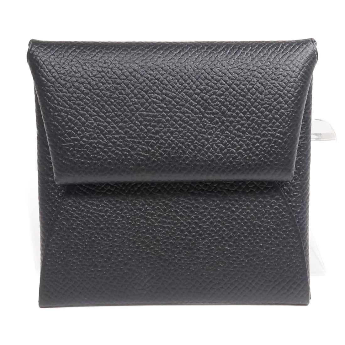Hermes Bastia Black Epsom Leather Coin Purse Palladium Hardware: Hermes Bastia Black Epsom Leather Coin Purse Palladium Hardware This Hermes Bastia coin purse is crafted from Epsom calfskin leather in a classic black color. Featuring a simple and practical design, 