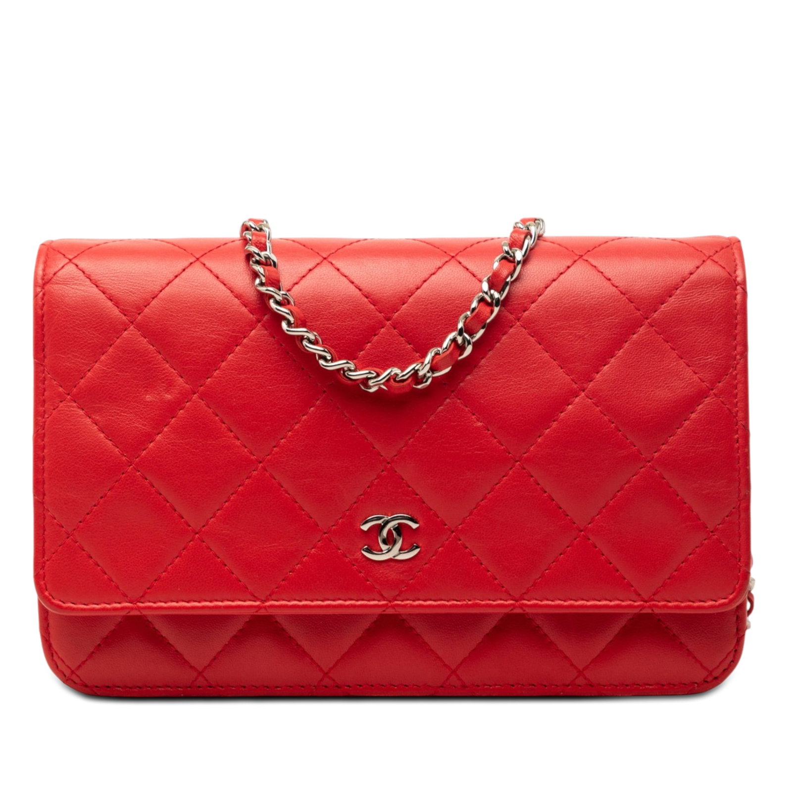 Chanel red quilted lambskin chain wallet with CC flap: Chanel red quilted lambskin chain wallet with CC flap This Chanel CC Quilted Lambskin Wallet on Chain features a luxurious red quilted lambskin leather body, complemented by a leather-woven chain link