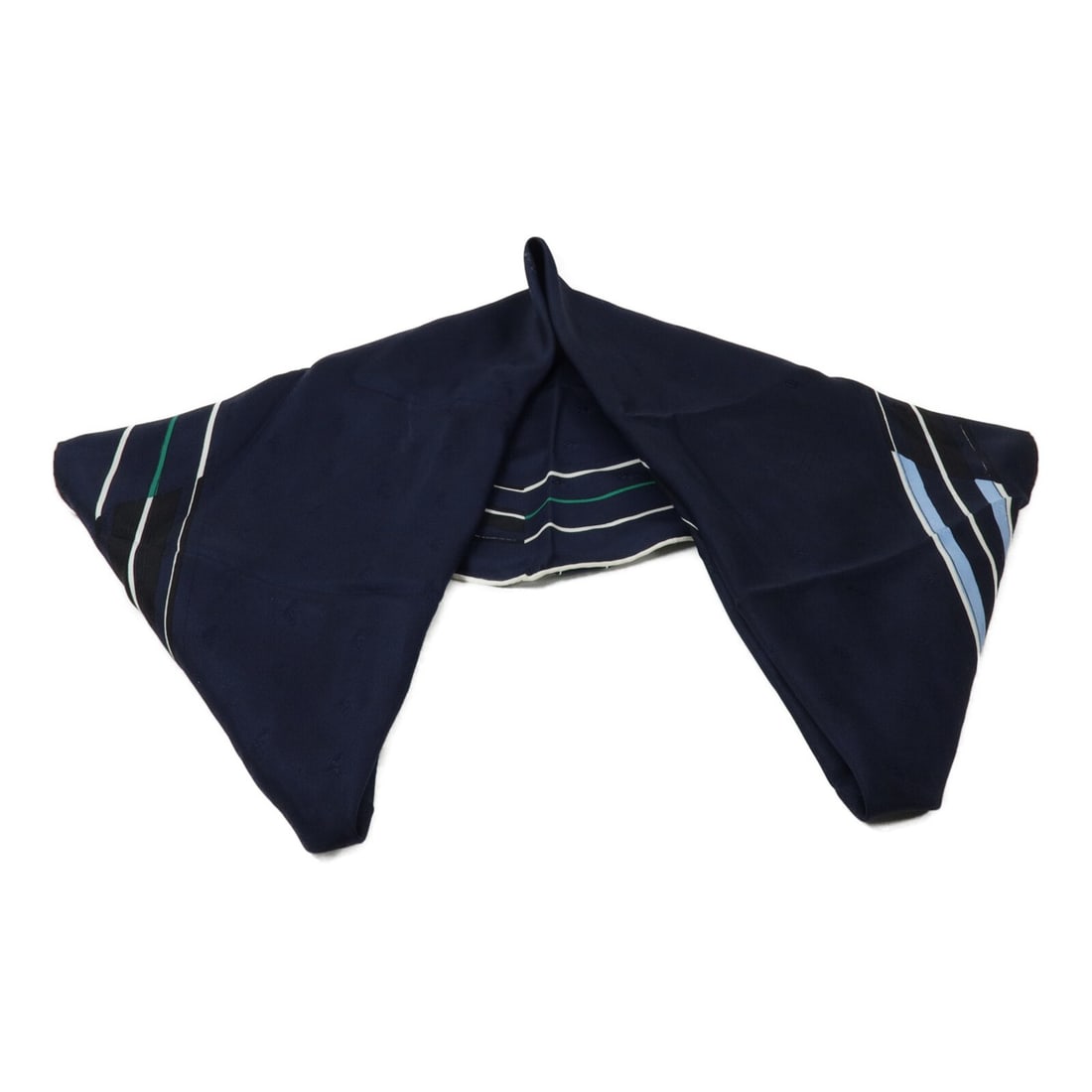 Hermes silk blue giant triangle scarf 208x39cm: Hermes silk blue giant triangle scarf 208x39cm This Hermes giant triangle scarf is crafted from luxurious silk in a striking blue color. Designed for women, it features a generous size for versatile s