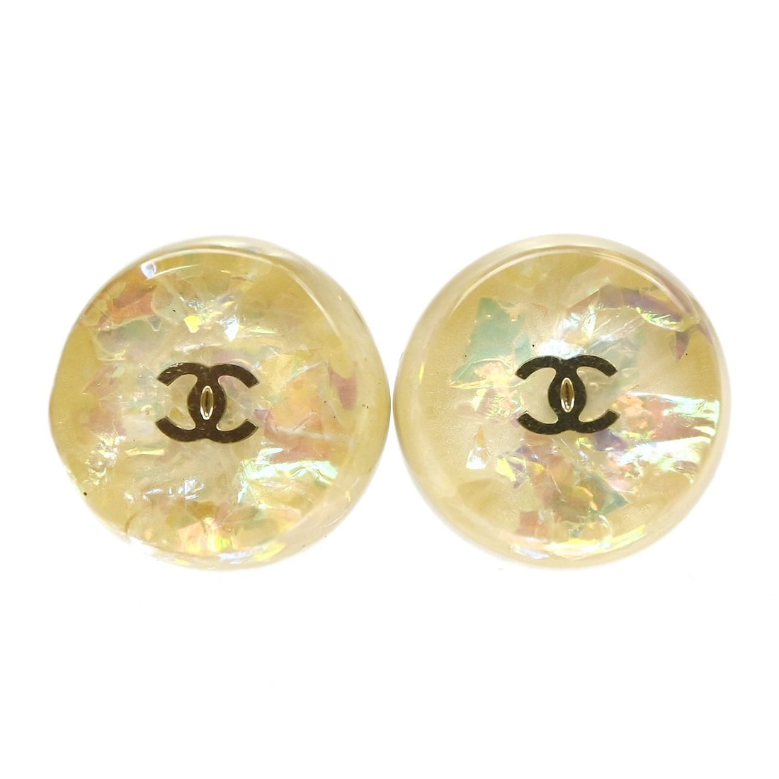 Chanel Round Clip On Button Earrings White 99A: Chanel Round Clip On Button Earrings White 99A These Chanel clip-on button earrings feature a classic round shape with a white finish and silver-tone accents. Made in France, they offer a timeless and