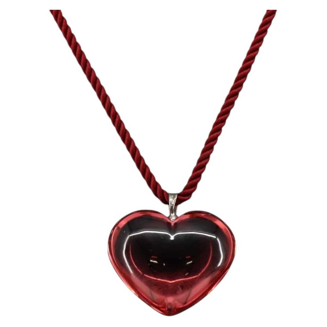 Baccarat Heart Necklace Red Glass Elegant Design Authentic: Baccarat Heart Necklace Red Glass Elegant Design Authentic This exquisite Baccarat Heart Necklace features a striking red crystal glass design, embodying elegance and sophistication. The total length 