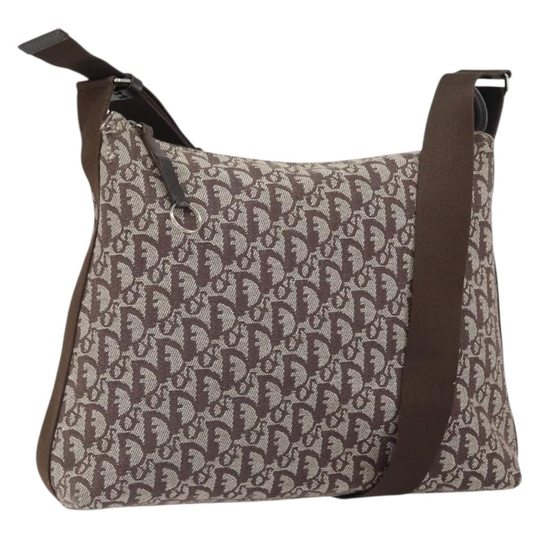 Christian Dior Navy Trotter Canvas Shoulder Bag Silver Accents Italy: Christian Dior Navy Trotter Canvas Shoulder Bag Silver Accents Italy This Christian Dior Trotter Canvas Shoulder Bag features a classic navy and silver color scheme with the iconic Trotter canvas exte