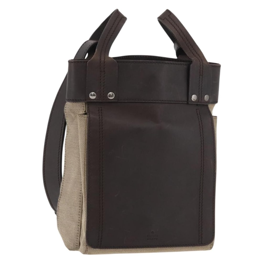 Gucci 106300 beige silver canvas shoulder bag: Gucci 106300 beige silver canvas shoulder bag This GUCCI shoulder bag features a beige and silver canvas exterior and is designed for women. The bag offers a practical size with an adjustable strap dr