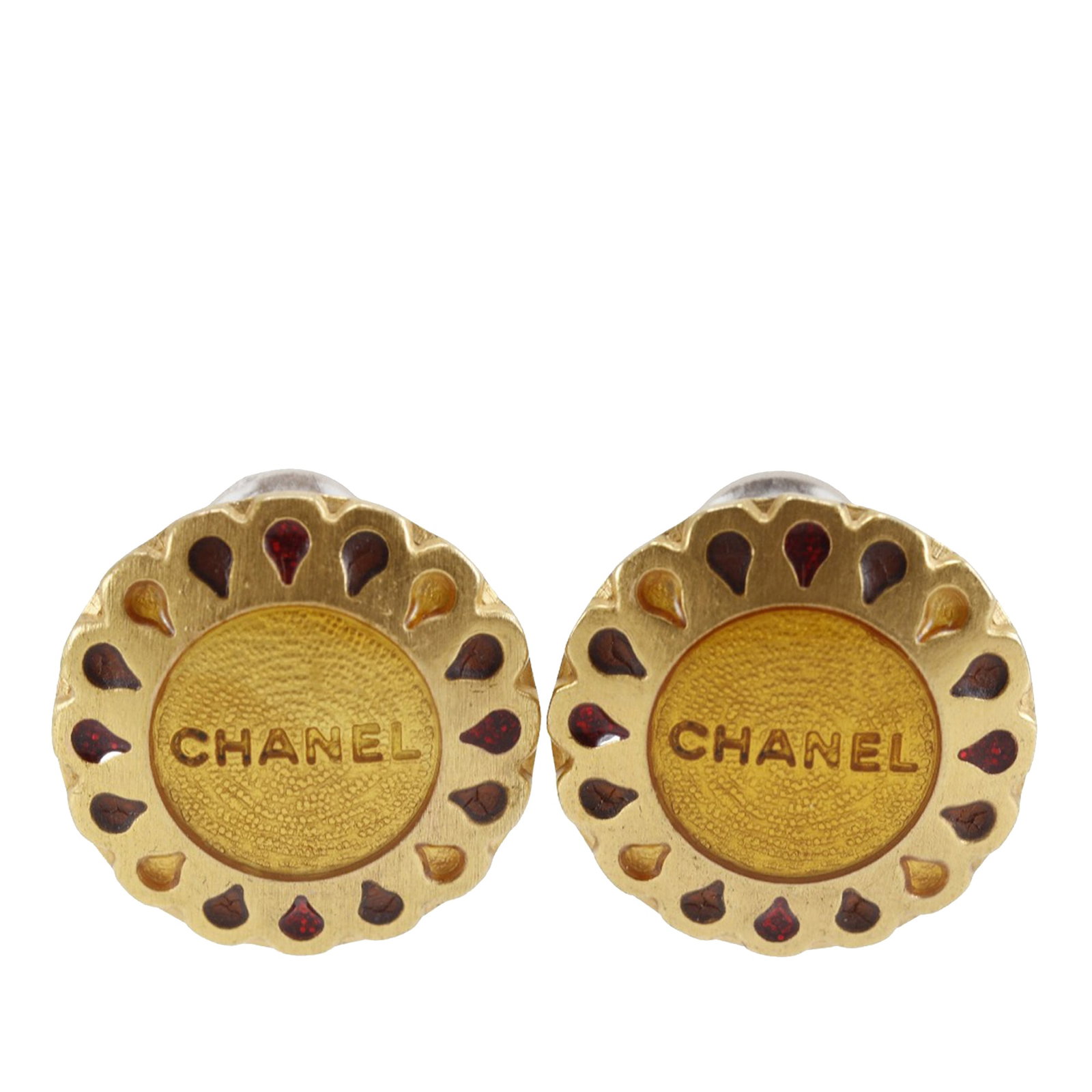 Chanel CC Gold Plated Flower Clip Earrings: Chanel CC Gold Plated Flower Clip Earrings These Chanel CC Gold Plated Flower Clip On Earrings feature a gold-plated metal construction with a floral motif and clip-on closures. Made in France, these 
