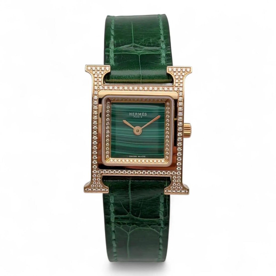 Hermes Heure H 21mm Rose Gold Diamond Watch With Green Malachite Dial: Hermes Heure H 21mm Rose Gold Diamond Watch With Green Malachite Dial This Hermes Heure H wristwatch features a 21mm rectangular case crafted from 18K rose gold with a polished finish. The green malac
