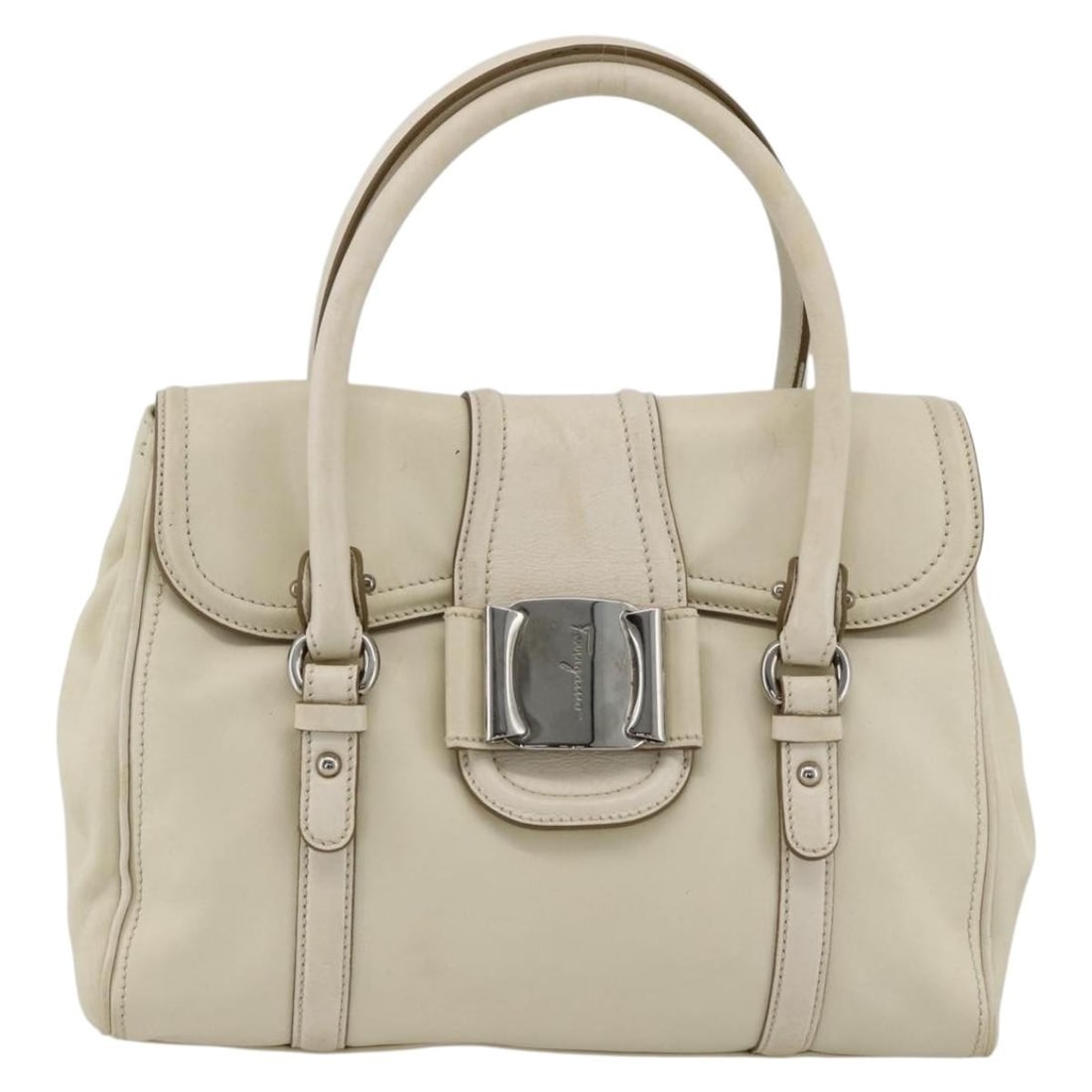White Leather Salvatore Ferragamo Vintage Women's Handbag Italy 27cm: White Leather Salvatore Ferragamo Vintage Women's Handbag Italy 27cm This Salvatore Ferragamo vintage handbag is crafted from white leather and designed for women. Made in Italy, it features a classic