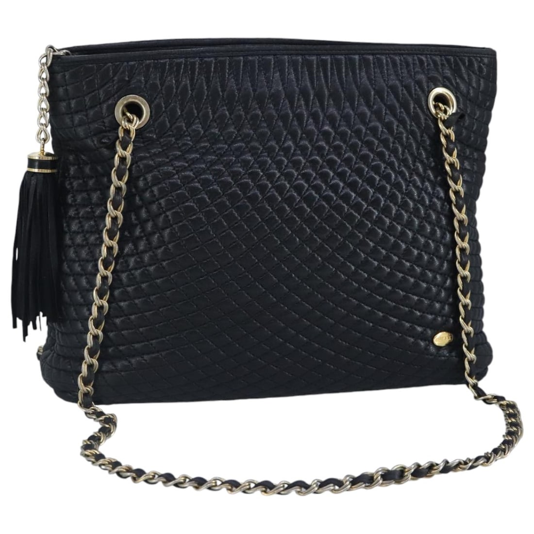 Bally Vintage Chain Shoulder Bag Navy Leather: Bally Vintage Chain Shoulder Bag Navy Leather This Bally vintage chain shoulder bag is crafted from quilted navy leather and features a classic chain shoulder strap. Made in Italy, the bag shows visib