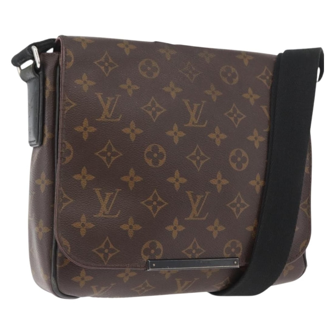 Louis Vuitton District PM Monogram Canvas Women's Shoulder Bag M40935: Louis Vuitton District PM Monogram Canvas Women's Shoulder Bag M40935 This Louis Vuitton District PM shoulder bag features the signature Monogram canvas exterior in classic monogram color. Designed fo