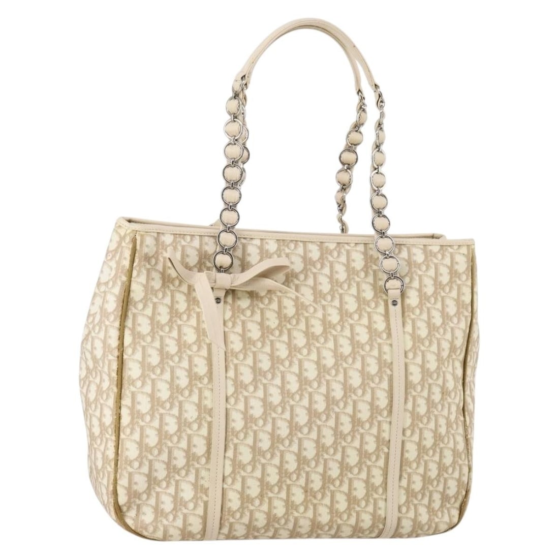 Christian Dior Beige Silver Trotter Canvas Tote Bag Authentic 146345: Christian Dior Beige Silver Trotter Canvas Tote Bag Authentic 146345 Introducing the Christian Dior Trotter Canvas Romantic Chain Bag, a stylish tote that combines elegance with practicality. Crafted 