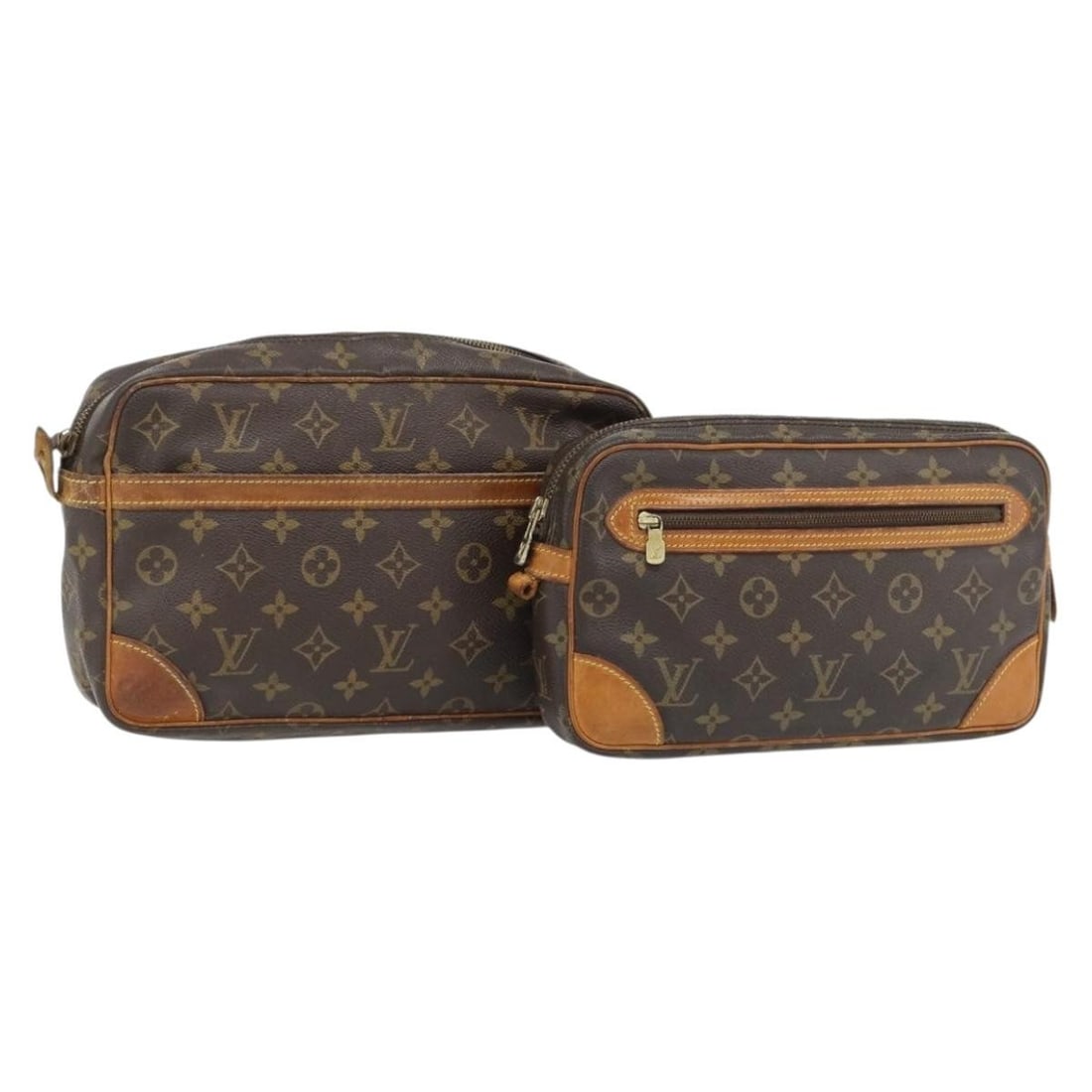 Louis Vuitton Monogram Canvas Clutch Bag Pair France: Louis Vuitton Monogram Canvas Clutch Bag Pair France This is a set of two Louis Vuitton Monogram clutch bags for women, crafted from signature monogram canvas and made in France. The set does not incl