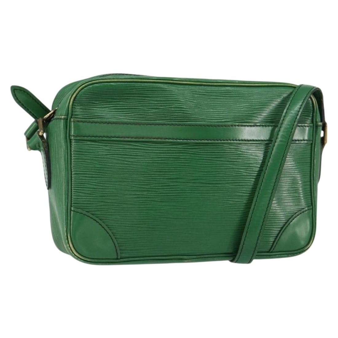 LOUIS VUITTON Epi Trocadero 23 Green Shoulder Bag M52304: LOUIS VUITTON Epi Trocadero 23 Green Shoulder Bag M52304 This LOUIS VUITTON Epi Trocadero 23 Shoulder Bag in vibrant green is a stylish accessory for any occasion. Crafted from durable Epi leather, th