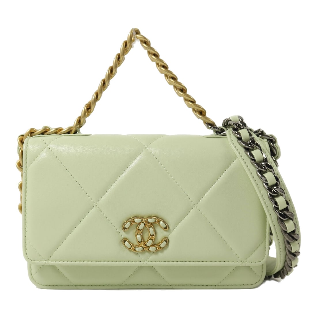 Chanel 19 Green Lambskin Wallet on Chain Shoulder Bag AP3267: Chanel 19 Green Lambskin Wallet on Chain Shoulder Bag AP3267 This CHANEL 19 Wallet On Chain is a versatile shoulder bag crafted from green lambskin leather. Designed for women, it features a 2-way sty