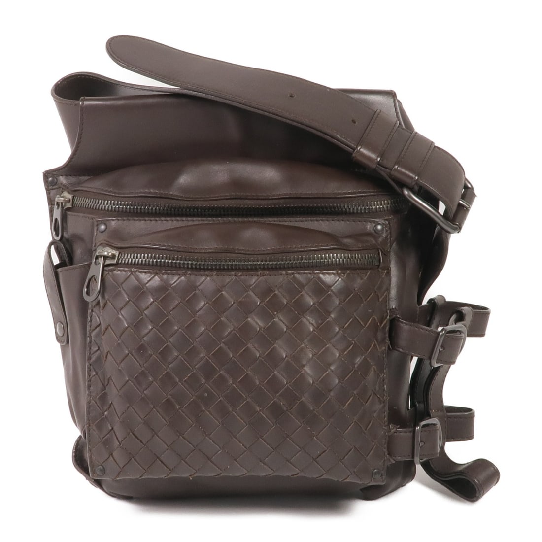 Bottega Veneta Intrecciato Brown Leather Waist Shoulder Bag 10.6 x 9.8: Bottega Veneta Intrecciato Brown Leather Waist Shoulder Bag 10.6 x 9.8 This Bottega Veneta waist and shoulder bag features the signature Intrecciato leather craftsmanship in a classic brown color. Des