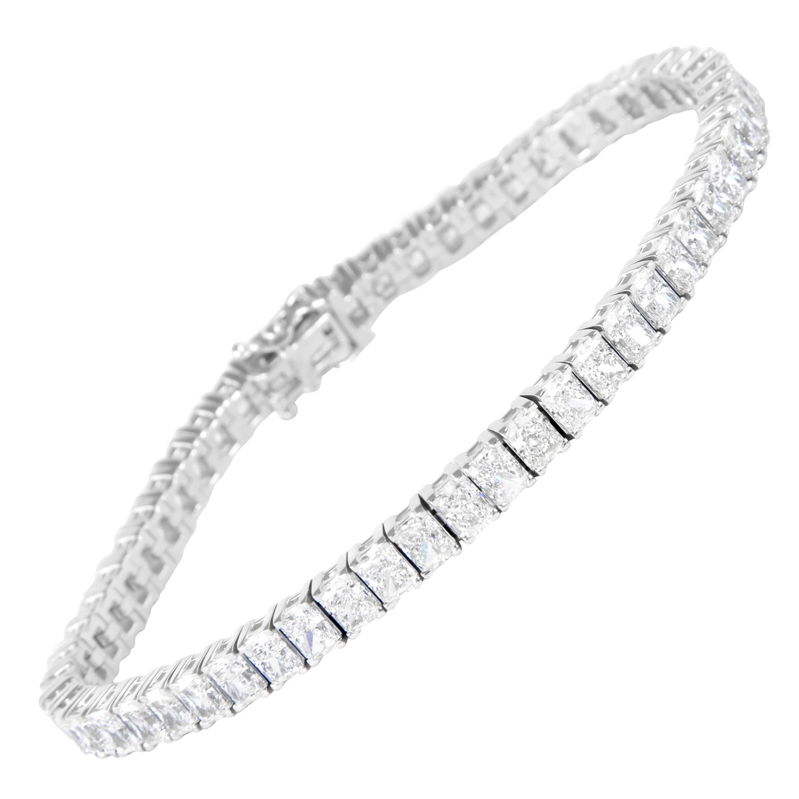 13.47ct Radiant Diamond Tennis Bracelet 18k White Gold: 13.47ct Radiant Diamond Tennis Bracelet 18k White Gold This exquisite 13.47ct radiant diamond tennis bracelet is crafted from 18k white gold, showcasing a stunning contemporary design. It features 55 
