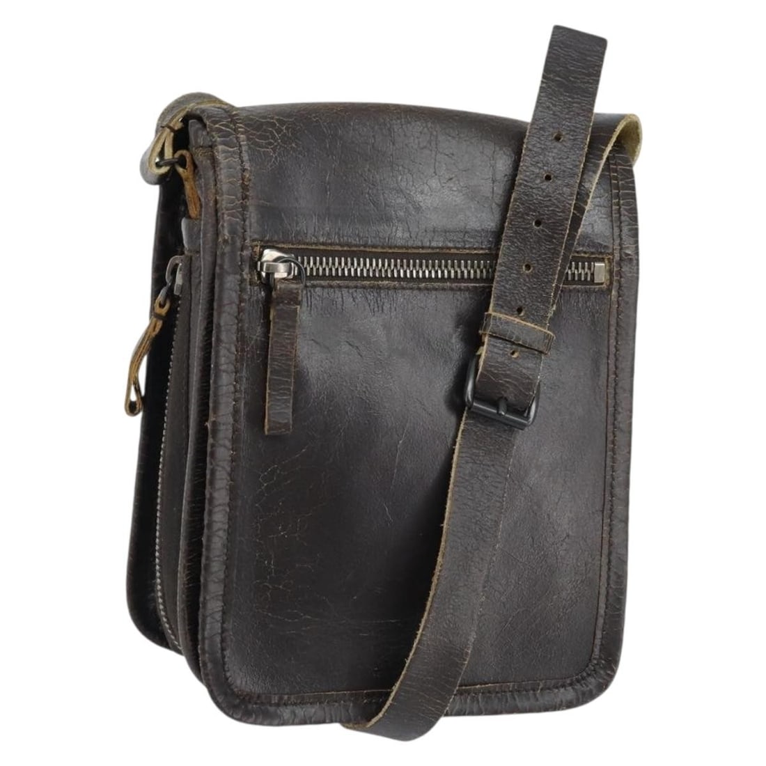 Brown Leather Miu Miu Shoulder Purse for Women Made in Italy: Brown Leather Miu Miu Shoulder Purse for Women Made in Italy This Miu Miu shoulder bag is crafted from brown leather and designed for women. It features a structured silhouette with a top shoulder str