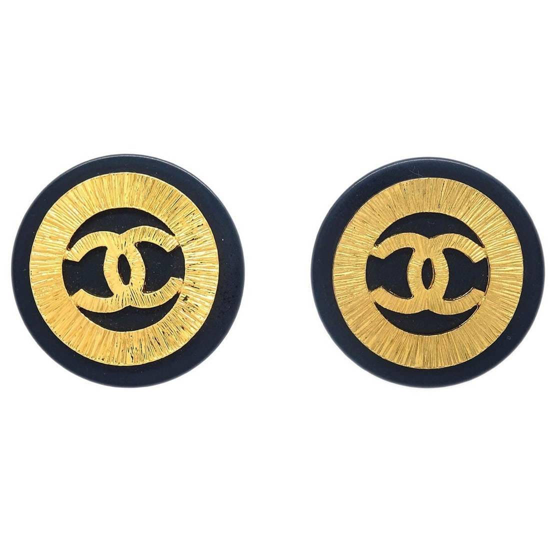 Chanel Gold-Plated Round Clip-On Earrings 28/29: Chanel Gold-Plated Round Clip-On Earrings 28/29 Elevate your accessory collection with these exquisite Chanel Gold Black Button Clip-On Earrings. Featuring a classic round shape, these earrings are de