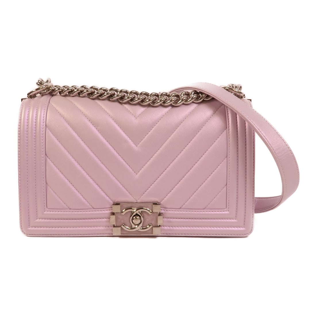 CHANEL Boy 25 Purple Lambskin Shoulder Bag CC SHW: CHANEL Boy 25 Purple Lambskin Shoulder Bag CC SHW This Chanel Boy 25 chain shoulder bag features luxurious purple lambskin leather and silver-tone hardware. Designed for women, it offers a stylish and
