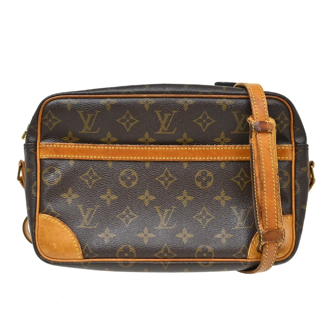 Louis Vuitton Trocadero 27 Monogram Canvas Crossbody Bag: Louis Vuitton Trocadero 27 Monogram Canvas Crossbody Bag This Louis Vuitton Trocadero 27 is a vintage crossbody shoulder bag crafted from the brand's signature monogram canvas. It features a medium-si