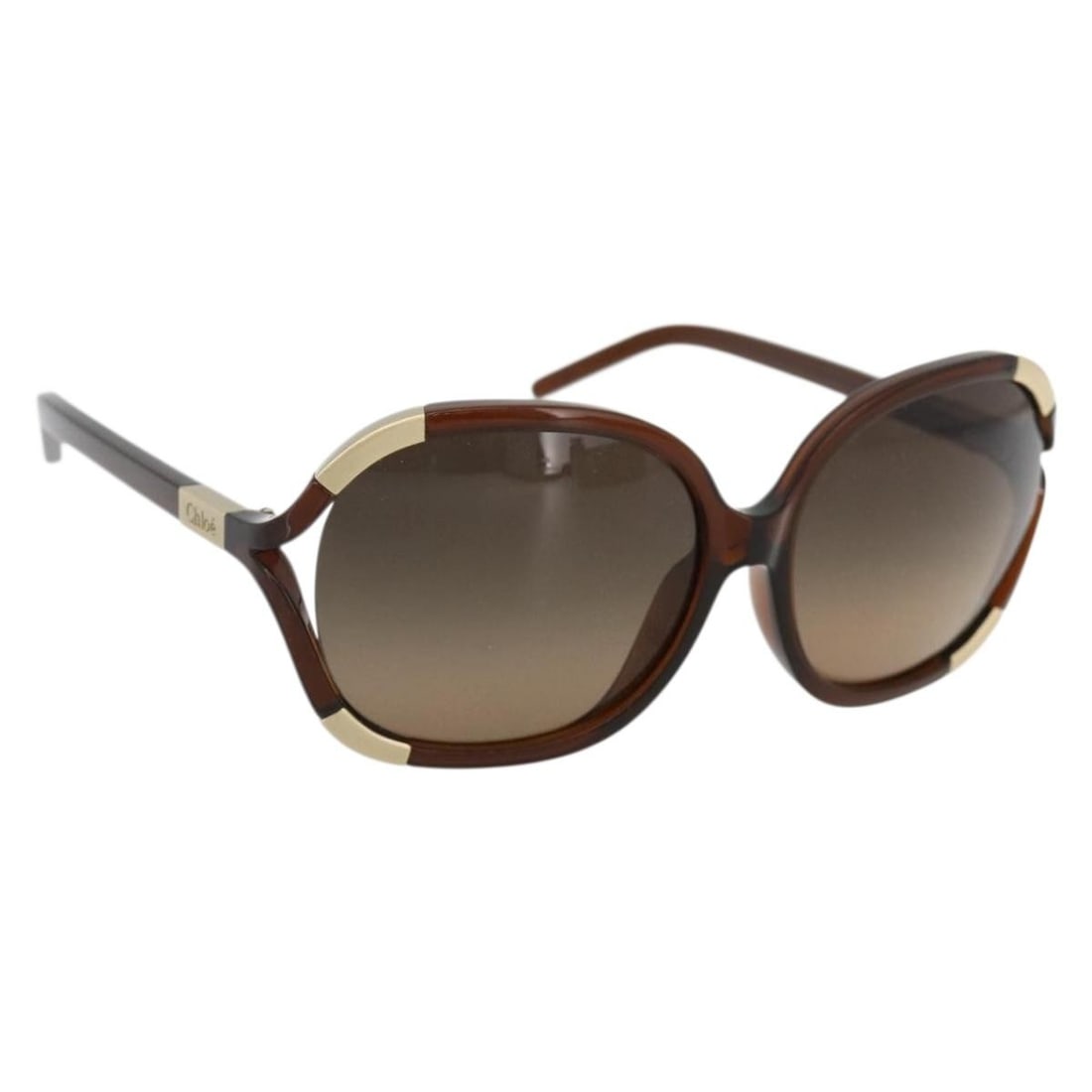 Chloe Brown Plastic Sunglasses with Case for Women Italy: Chloe Brown Plastic Sunglasses with Case for Women Italy These Chloe women's sunglasses feature a brown plastic frame and are accompanied by a sunglass case. Made in Italy, the sunglasses have an appr