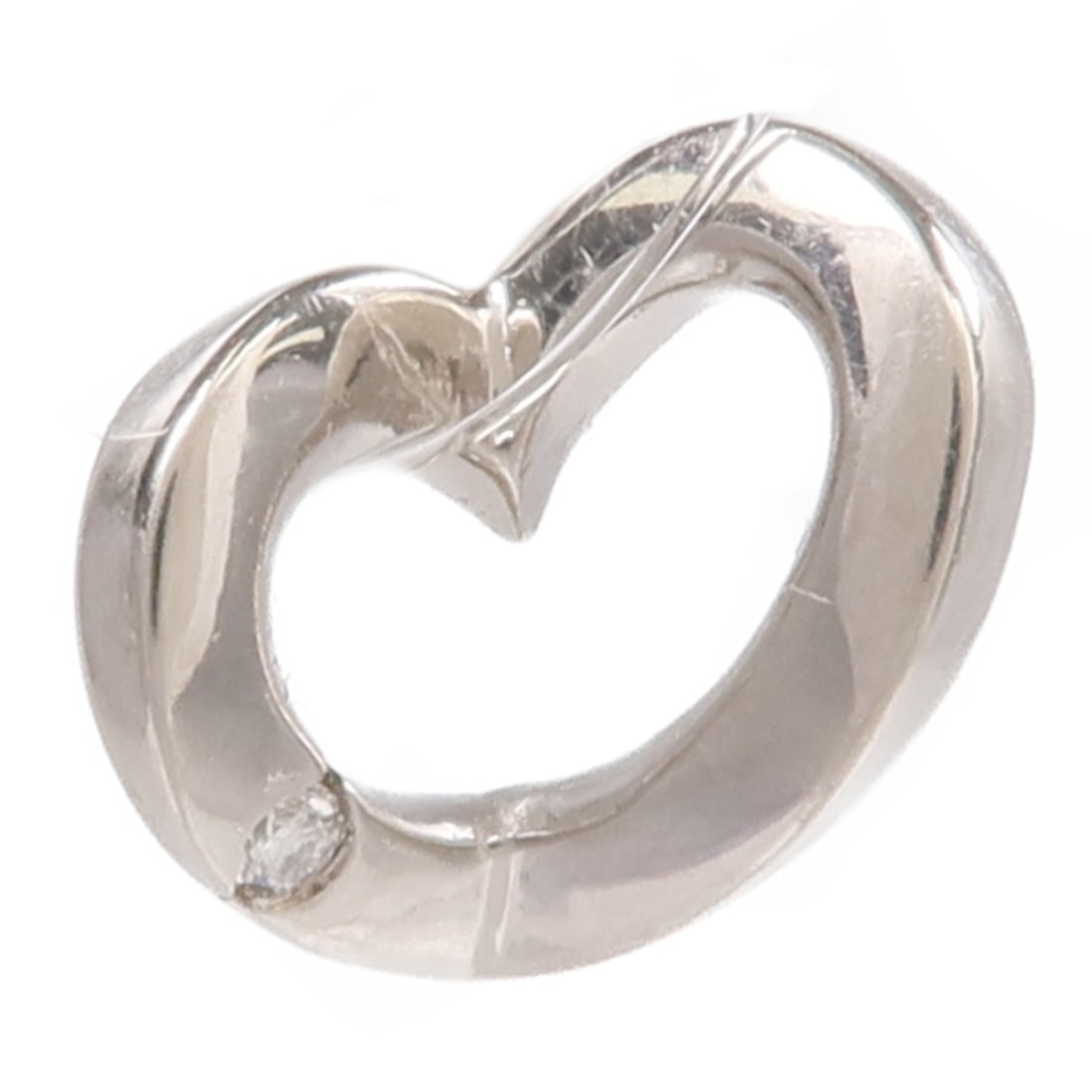 Diamond Pendant Top in 14K White Gold for Women: Diamond Pendant Top in 14K White Gold for Women This women's pendant top features clear diamonds set in 14K white gold, offering a refined and elegant accessory. Designed as a pendant top, it showcase