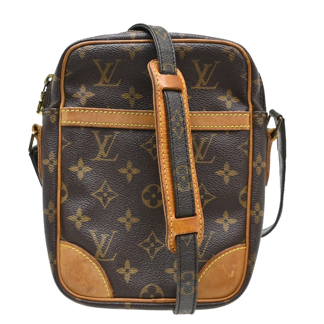 Louis Vuitton Danube Monogram Crossbody Shoulder Bag M45266: Louis Vuitton Danube Monogram Crossbody Shoulder Bag M45266 This Louis Vuitton Danube shoulder bag features the iconic monogram canvas with brown leather accents and gold-colored hardware. Designed wi