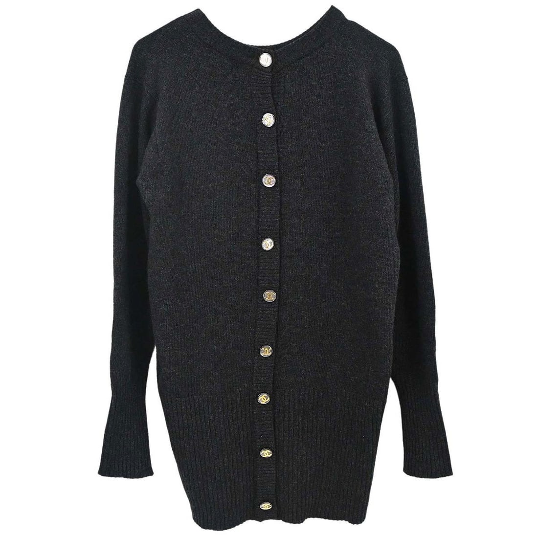 CHANEL Black Cashmere Women Cardigan Size 40: CHANEL Black Cashmere Women Cardigan Size 40 This Chanel cardigan is crafted from 100% cashmere, offering a luxurious feel and timeless appeal. Designed in classic black, it features a long sleeve sil