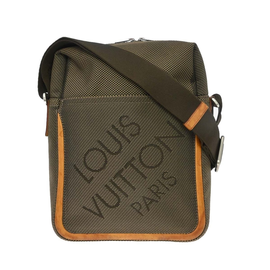 Louis Vuitton Citadin PM Terre Damier Geant Shoulder Bag: Louis Vuitton Citadin PM Terre Damier Geant Shoulder Bag This Louis Vuitton Citadin PM shoulder bag from the Damier Geant collection features the signature Terre color and an elegant logo accent. Craf