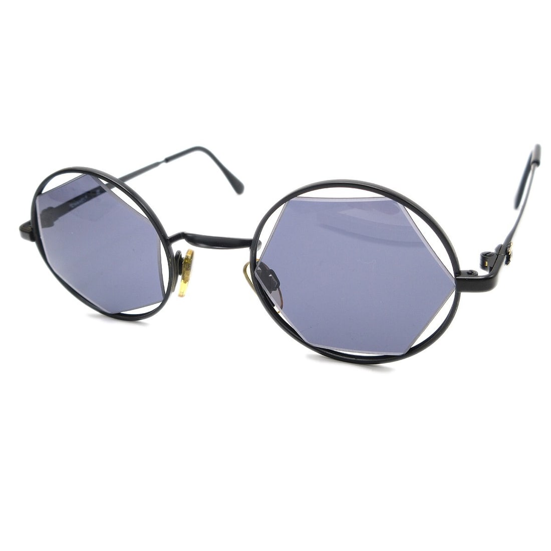 Chanel CC Logos Black Plastic Sunglasses Eyewear: Chanel CC Logos Black Plastic Sunglasses Eyewear Elevate your style with these chic Chanel sunglasses, featuring a sleek black plastic frame and bold CC logo accents. The lenses are made from durable 
