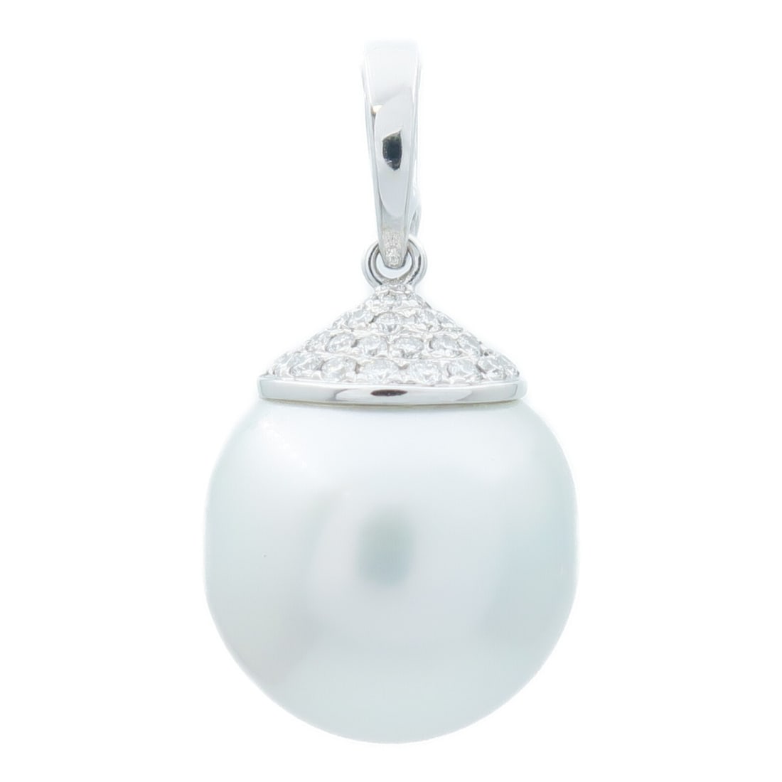 Pearl Diamond 18K White Gold Pendant Top JEWELRY: Pearl Diamond 18K White Gold Pendant Top JEWELRY This elegant pendant features a lustrous pearl accented by diamonds, set in 18K white gold. Designed for women, it offers a sophisticated and timeless 