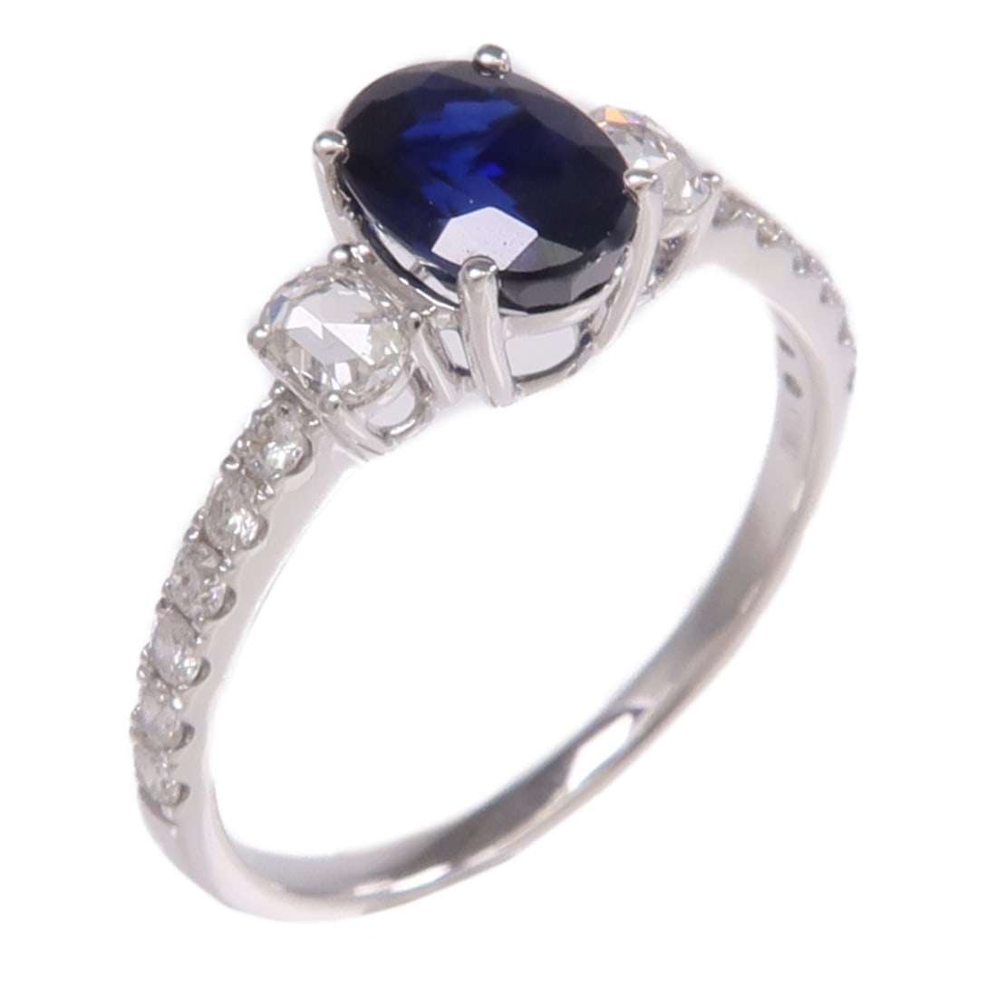 JEWELRY Sapphire Diamond 18K White Gold Ring US 6.25: JEWELRY Sapphire Diamond 18K White Gold Ring US 6.25 This elegant ring features a striking blue sapphire as the centerpiece, set in 18K white gold. Designed for women, the ring is sized at US 6.25 and