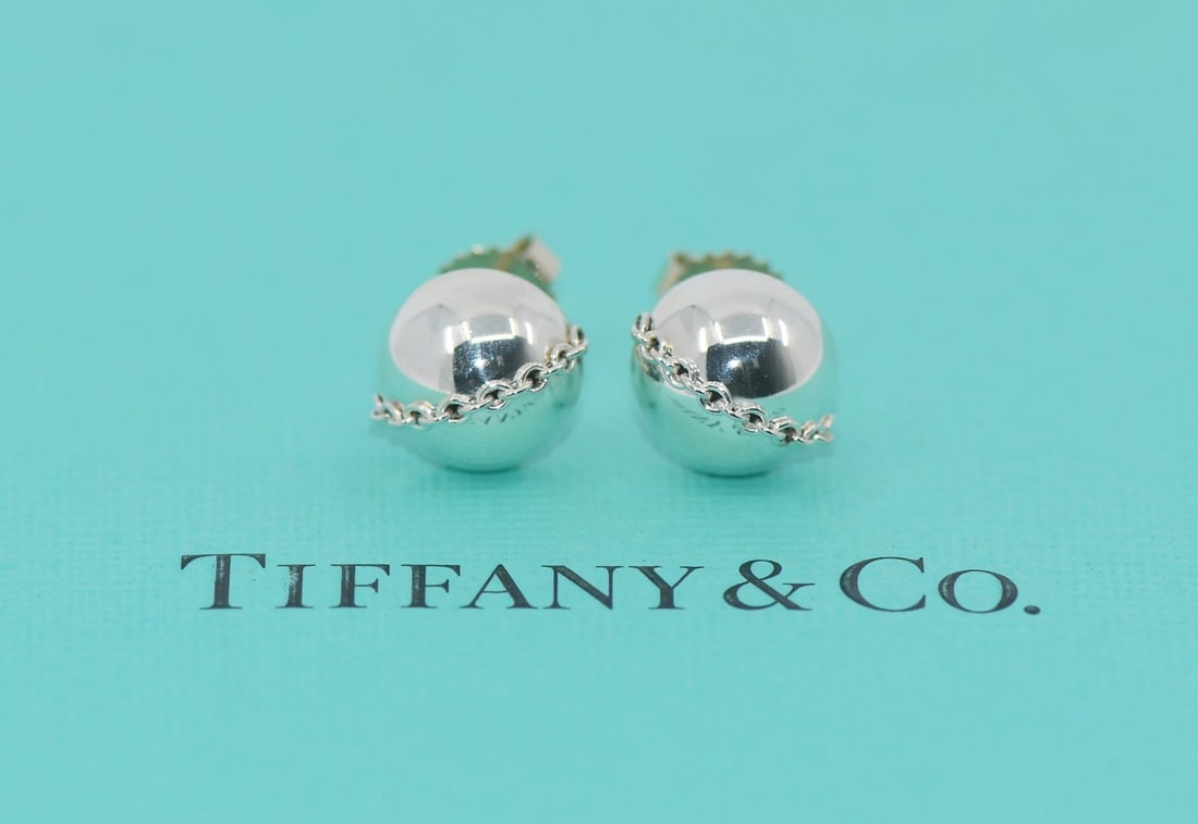 Sterling Silver Tiffany HardWear Stud Earrings with Pouch: Sterling Silver Tiffany HardWear Stud Earrings with Pouch These Tiffany & Co. HardWear stud earrings are crafted from sterling silver with 925 metal purity. Featuring a modern design from the Tiffany 