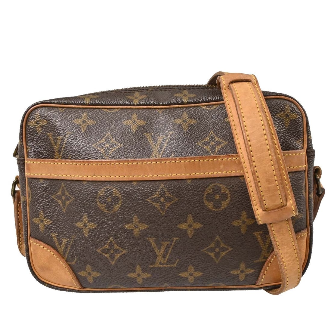 Louis Vuitton Trocadero 24 Monogram Shoulder Bag: Louis Vuitton Trocadero 24 Monogram Shoulder Bag This vintage Louis Vuitton Trocadero 24 shoulder bag features the iconic monogram pattern and a medium-sized silhouette. Crafted with brown leather for