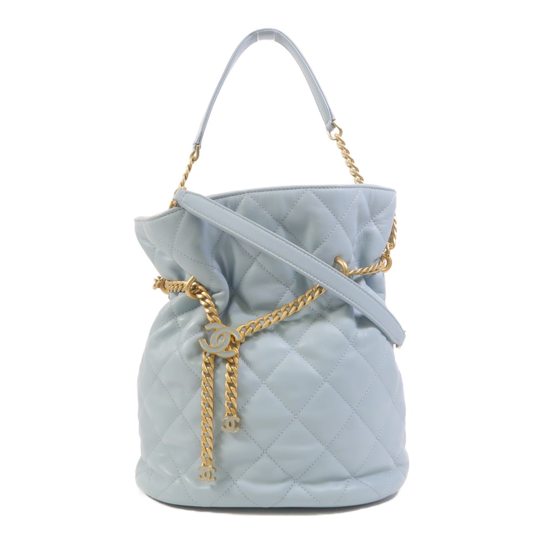 CHANEL Lambskin Bucket Shoulder Bag GHW AS3116 Light Blue: CHANEL Lambskin Bucket Shoulder Bag GHW AS3116 Light Blue This CHANEL CC bucket bag features a versatile 2-way design, allowing it to be carried as both a shoulder bag and a bucket bag. Crafted from l