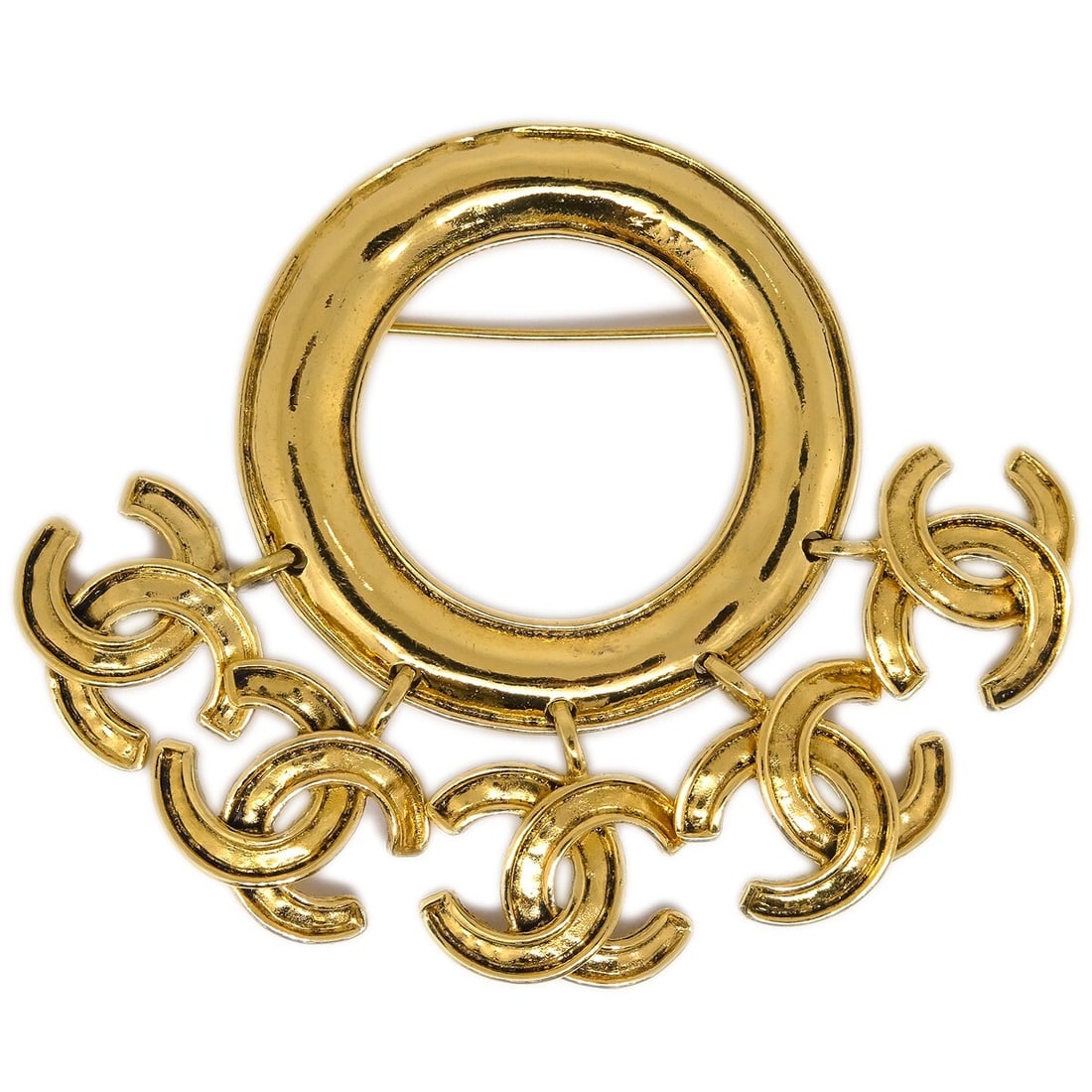 Chanel 94P Gold-tone Logo Hoop Brooch Pin: Chanel 94P Gold-tone Logo Hoop Brooch Pin This exquisite Chanel Hoop Brooch Pin showcases a stunning gold-tone finish, embodying the brand's signature logo theme. With its elegant design, this piece i