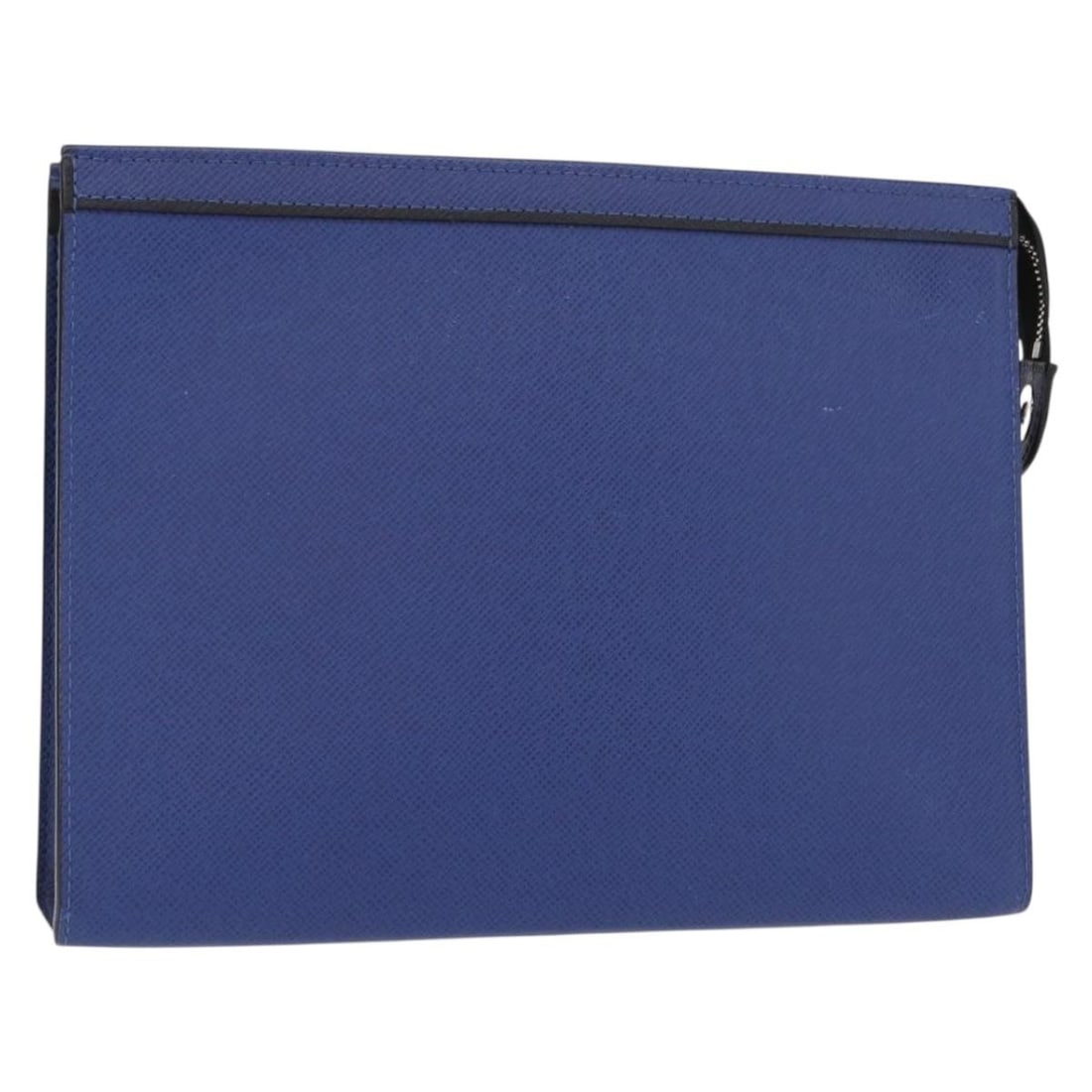 Blue Leather Pochette Voyage MM Bag by Louis Vuitton 26.5cm: Blue Leather Pochette Voyage MM Bag by Louis Vuitton 26.5cm This pre-owned Louis Vuitton Pochette Voyage MM handbag for women is crafted from blue Taiga leather. It features metal fittings and offers 