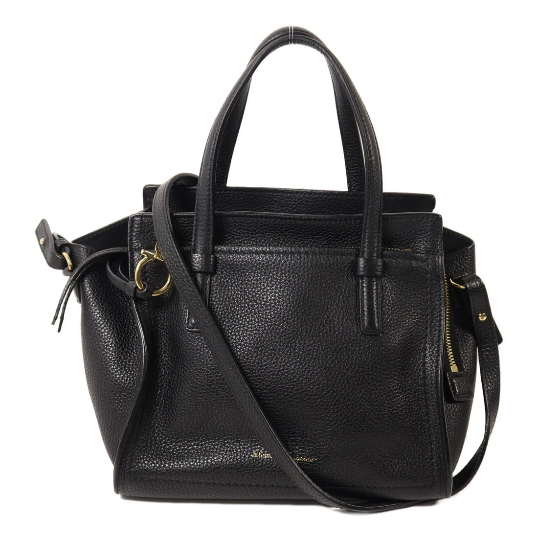 Salvatore Ferragamo Amy black calfskin 2way shoulder bag GHW EE21: Salvatore Ferragamo Amy black calfskin 2way shoulder bag GHW EE21 This Salvatore Ferragamo Amy 2-way shoulder bag is crafted from premium black calfskin leather, offering both durability and a luxurio