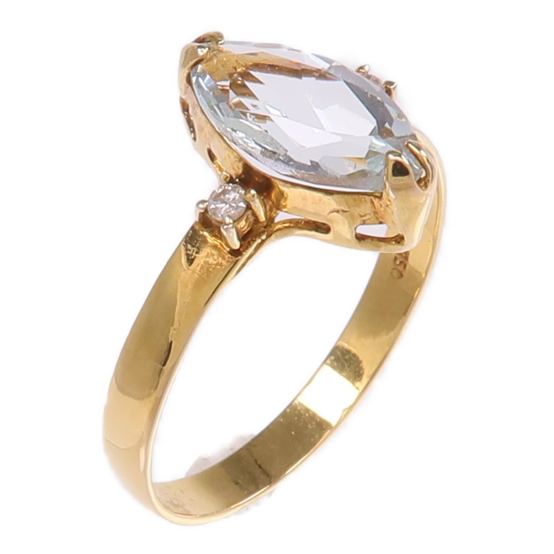 Aquamarine and Diamond K18 Yellow Gold Ring Size US 6: Aquamarine and Diamond K18 Yellow Gold Ring Size US 6 This ring features a vibrant aquamarine as the main stone, set in 18K yellow gold. The piece is accented with diamond details and is designed in a
