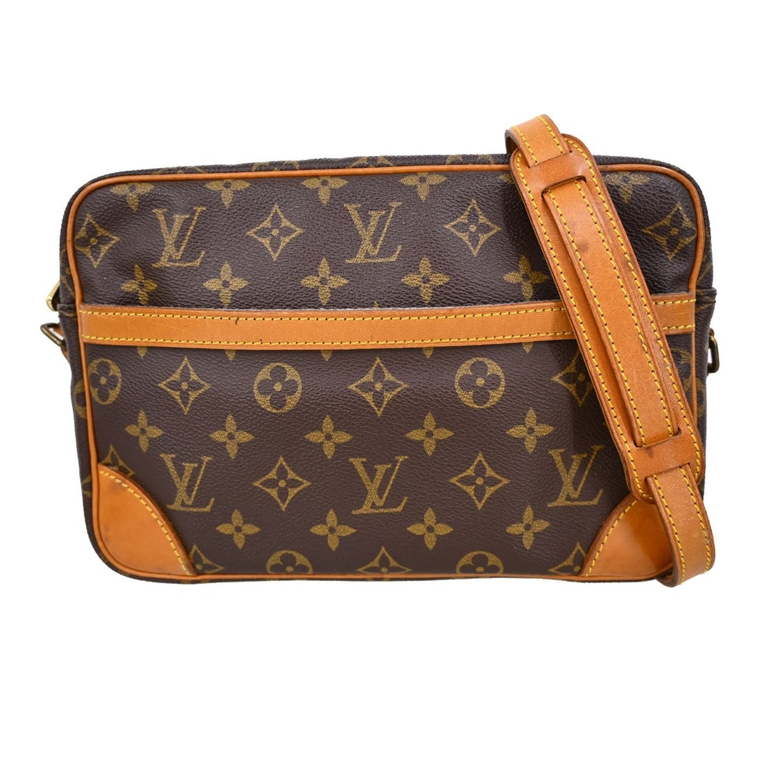 Louis Vuitton Trocadero 27 Monogram Canvas Crossbody Bag: Louis Vuitton Trocadero 27 Monogram Canvas Crossbody Bag This is a vintage Louis Vuitton Trocadero 27 crossbody shoulder bag crafted from signature monogram canvas with brown leather accents. The medi