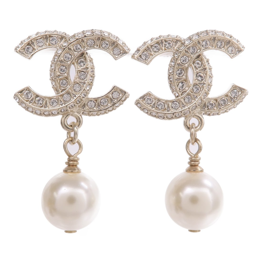 CHANEL Pierced Earrings Gold Tone CC Logo White Accent: CHANEL Pierced Earrings Gold Tone CC Logo White Accent These CHANEL CC earrings feature a classic pierced design with a gold and white color combination. Crafted for women, they do not have a main sto