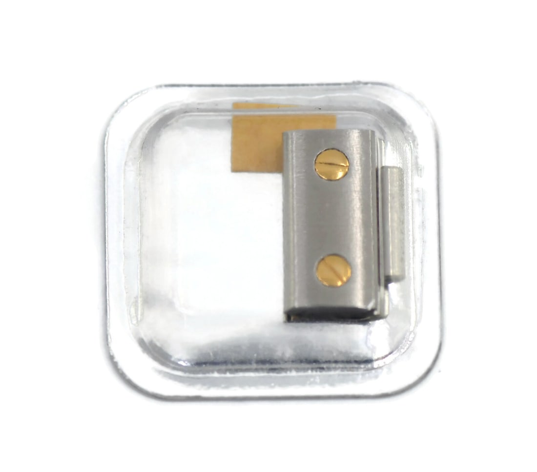 Cartier Santos 18K Stainless Steel Band Link VA280017 14mm Authentic: Cartier Santos 18K Stainless Steel Band Link VA280017 14mm Authentic Discover the exquisite Cartier Santos 18K/Stainless Steel Link, designed to complement your Cartier Santos watch. This band link is