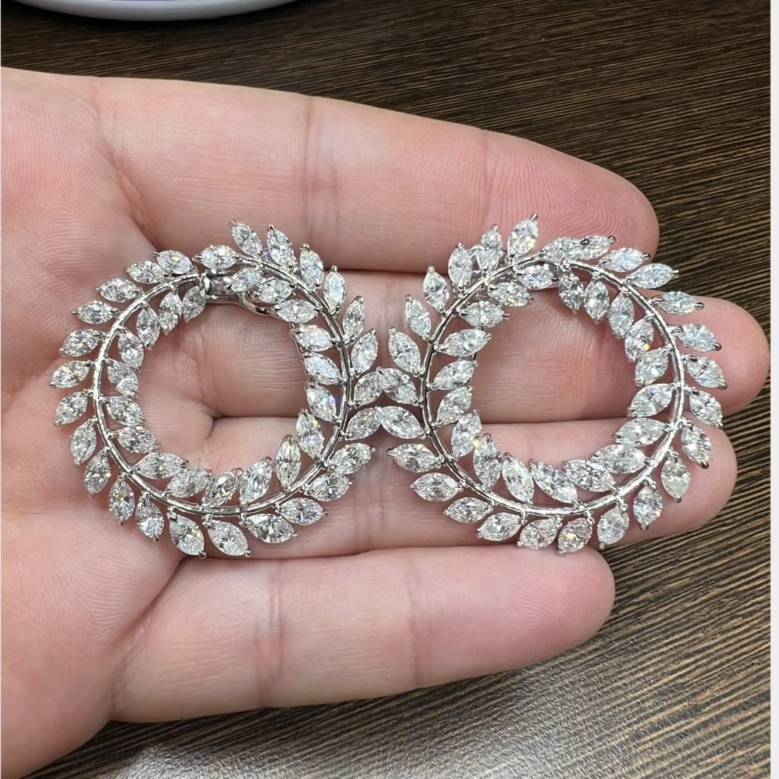 Platinum Diamond Earrings 16.46 Ct 90 Marquise E-G VS2-SI2: Platinum Diamond Earrings 16.46 Ct 90 Marquise E-G VS2-SI2 Elevate your elegance with these stunning platinum earrings, featuring a remarkable total diamond weight of 16.46 carats. Adorned with 90 exq