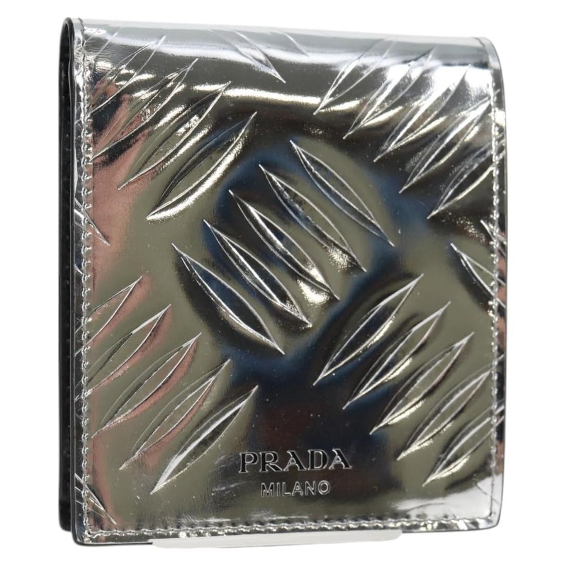 PRADA Silver Patent Leather Wallet Authentic 127893M Made in Italy: PRADA Silver Patent Leather Wallet Authentic 127893M Made in Italy This authentic PRADA wallet is crafted from high-quality patent leather in a striking silver color. Made in Italy, it features a slee